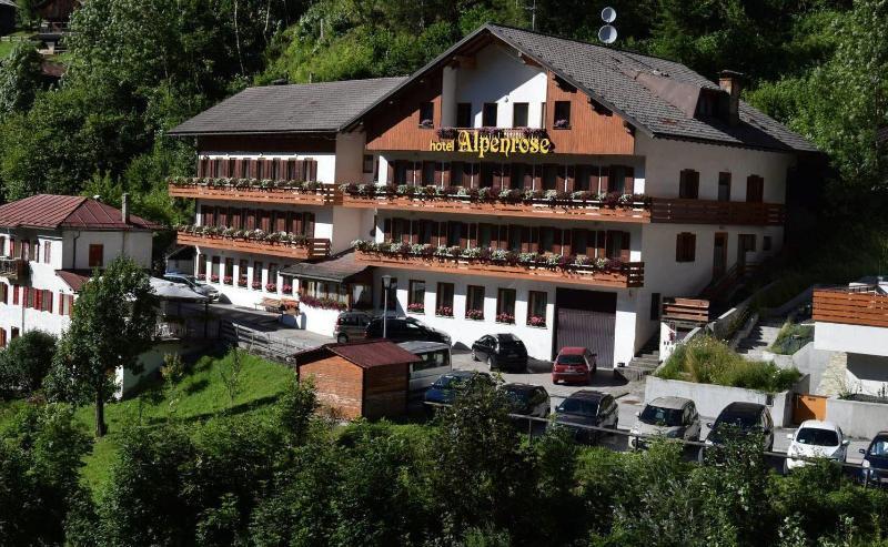 Hotel Alpenrose Алеге Екстериор снимка